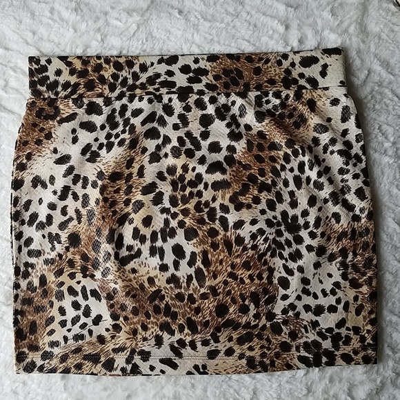NWOT TAUPE LEOPARD PRINT SKIRT - Picture 5 of 6